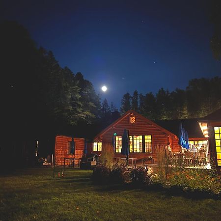 Haliburton Post House Hotel Minden Exterior photo