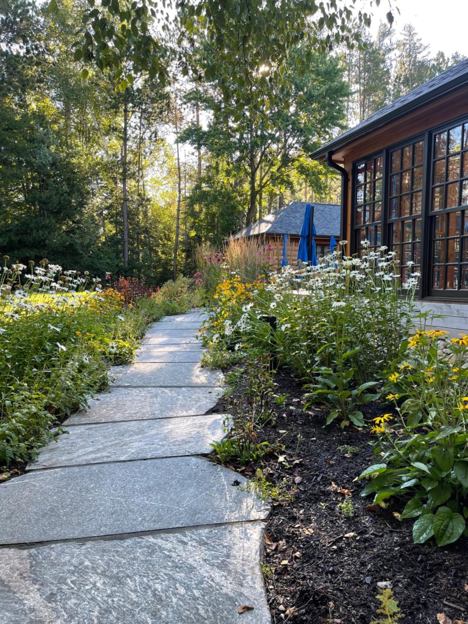 Haliburton Post House Hotel Minden Exterior photo