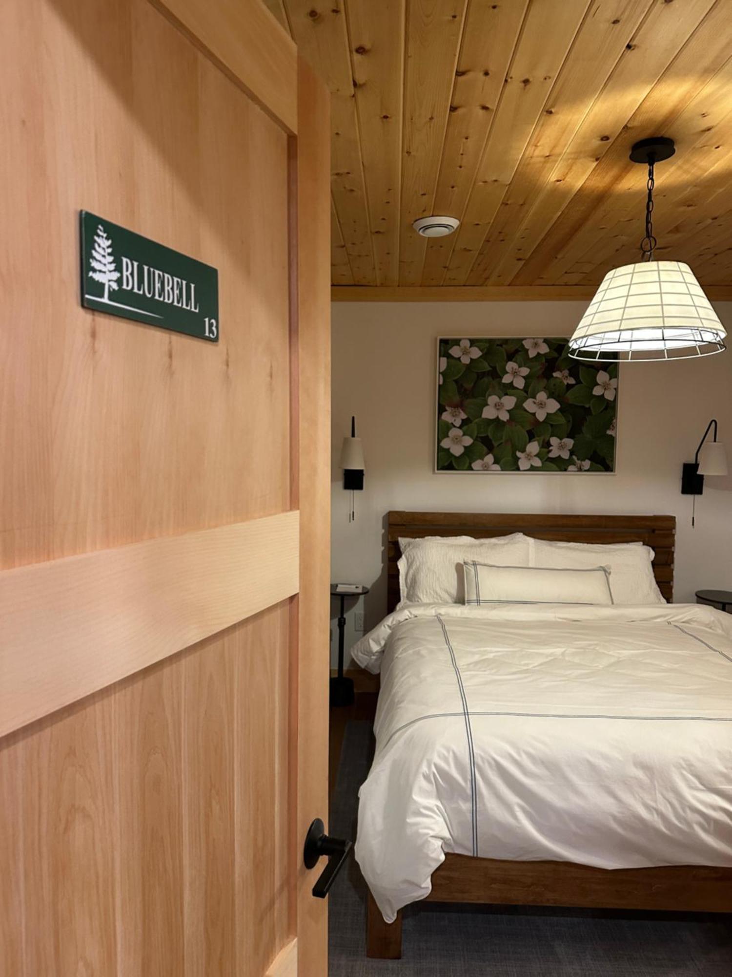 Haliburton Post House Hotel Minden Exterior photo