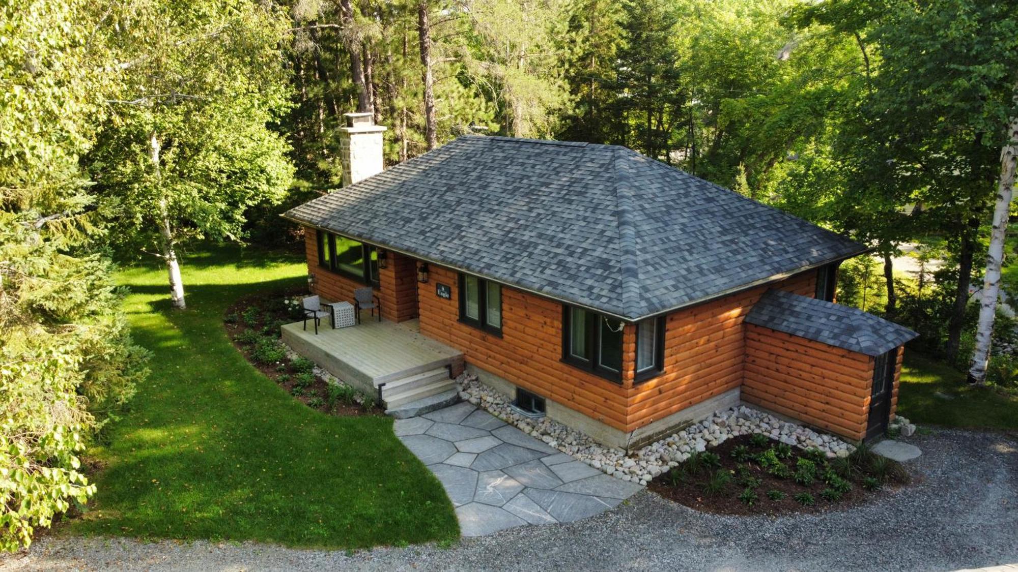 Haliburton Post House Hotel Minden Exterior photo