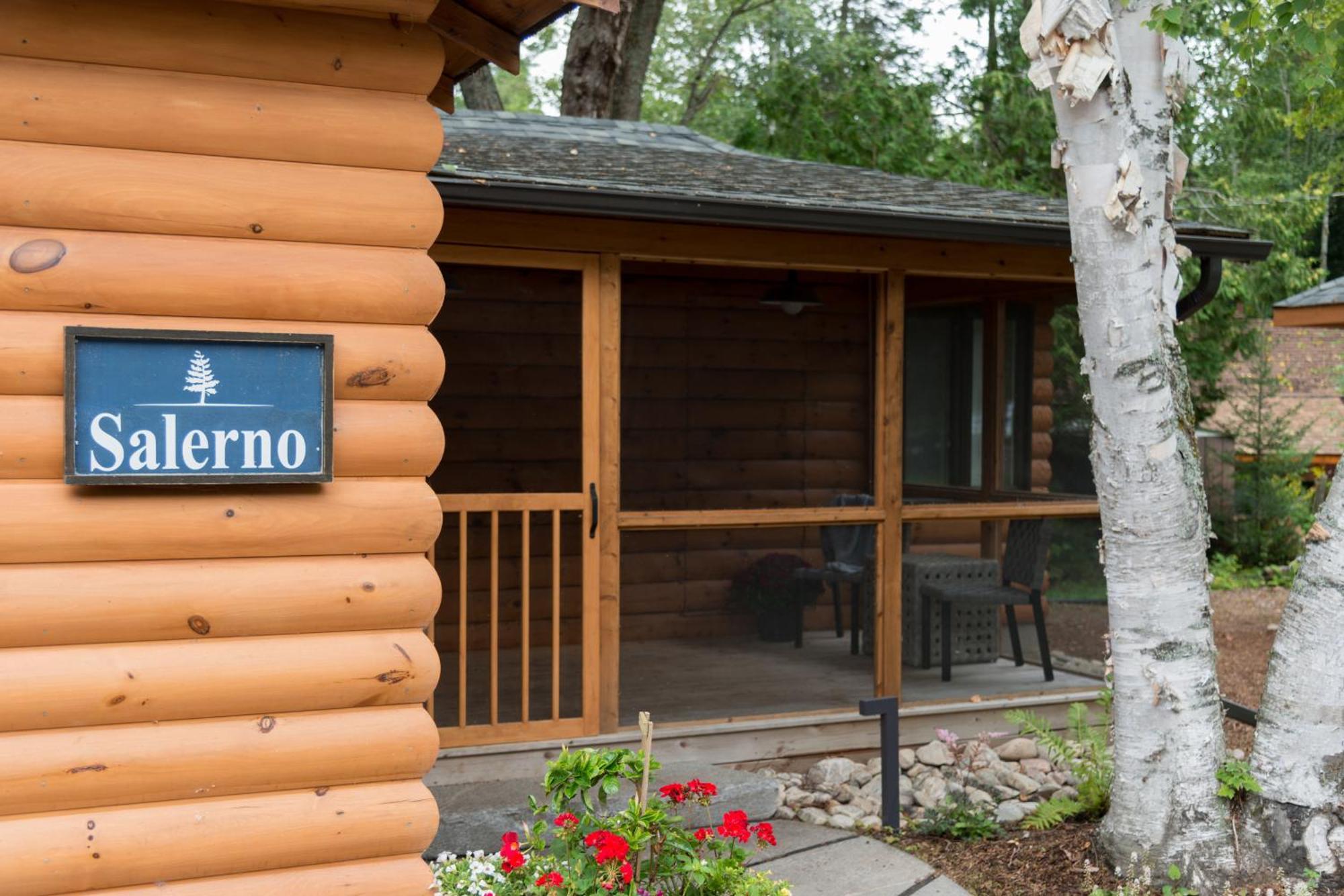 Haliburton Post House Hotel Minden Exterior photo