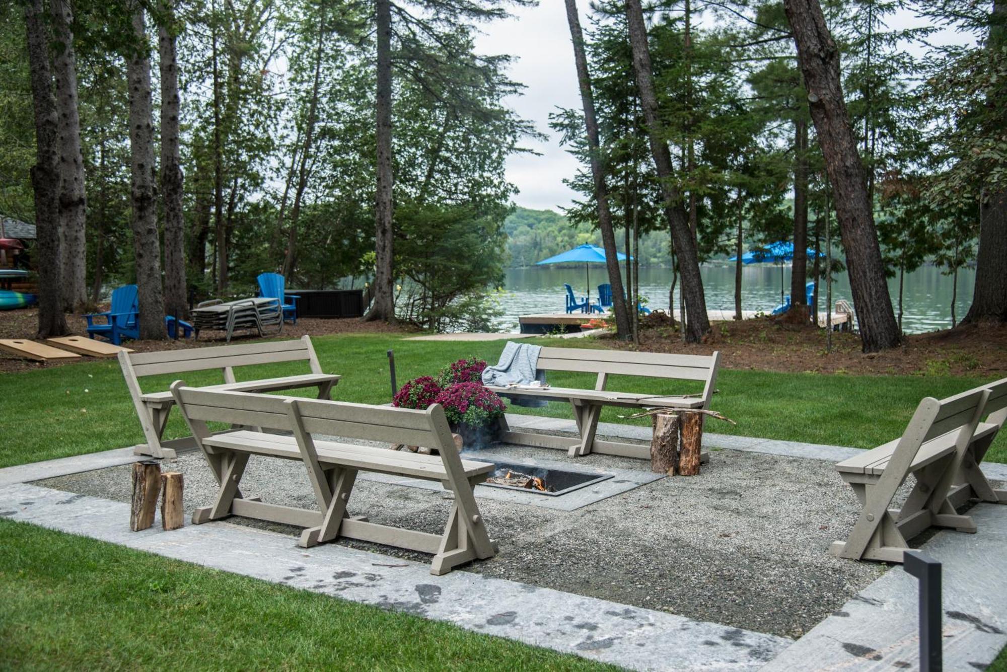 Haliburton Post House Hotel Minden Exterior photo
