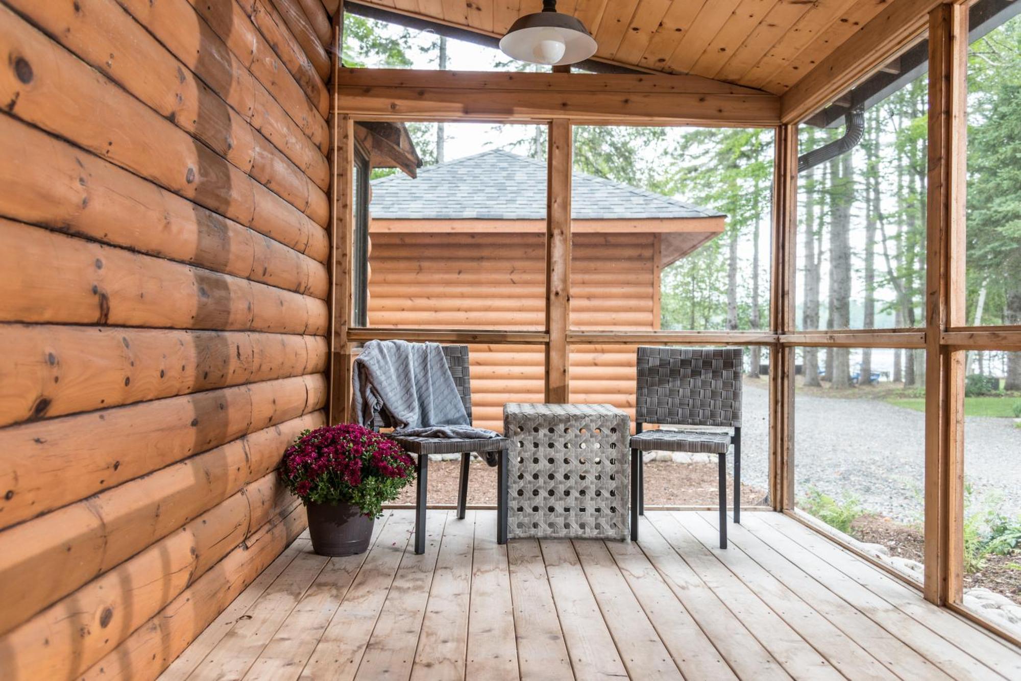 Haliburton Post House Hotel Minden Exterior photo